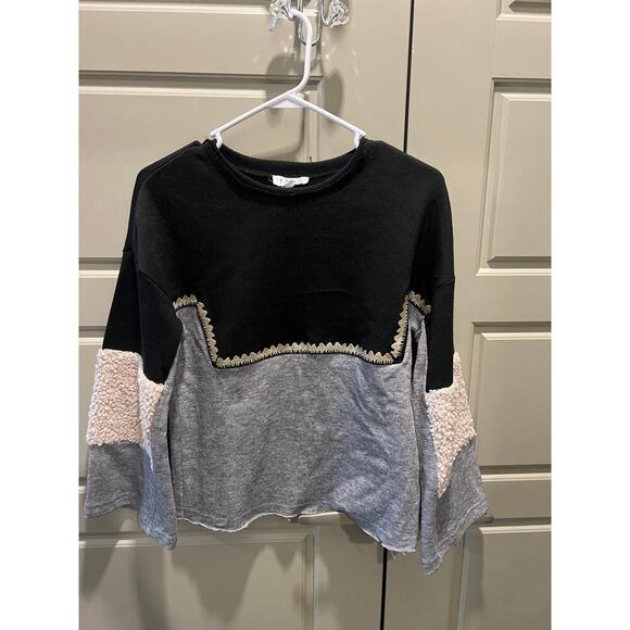 THML Sweater - Picture 1 of 4